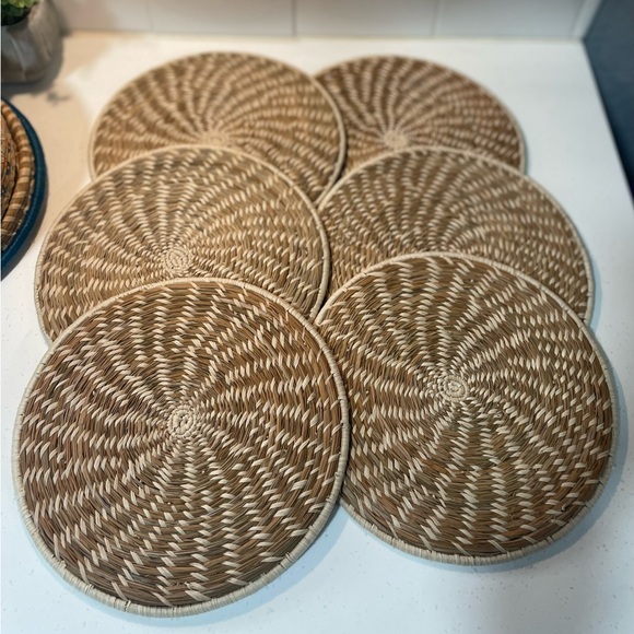 Handwoven Natural Seagrass Basket Placemat Set with Blue, Red, & Orange Accents - Picture 4 of 5